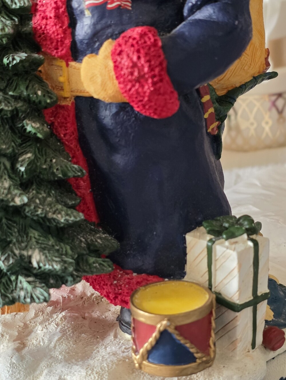 Patriotic Santa Figurine United We Stand - Picture 5 of 7